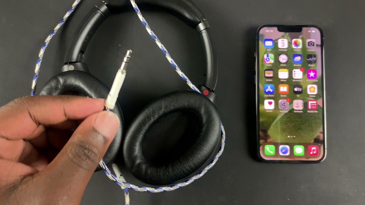 how-to-use-headphones-with-iphone-11