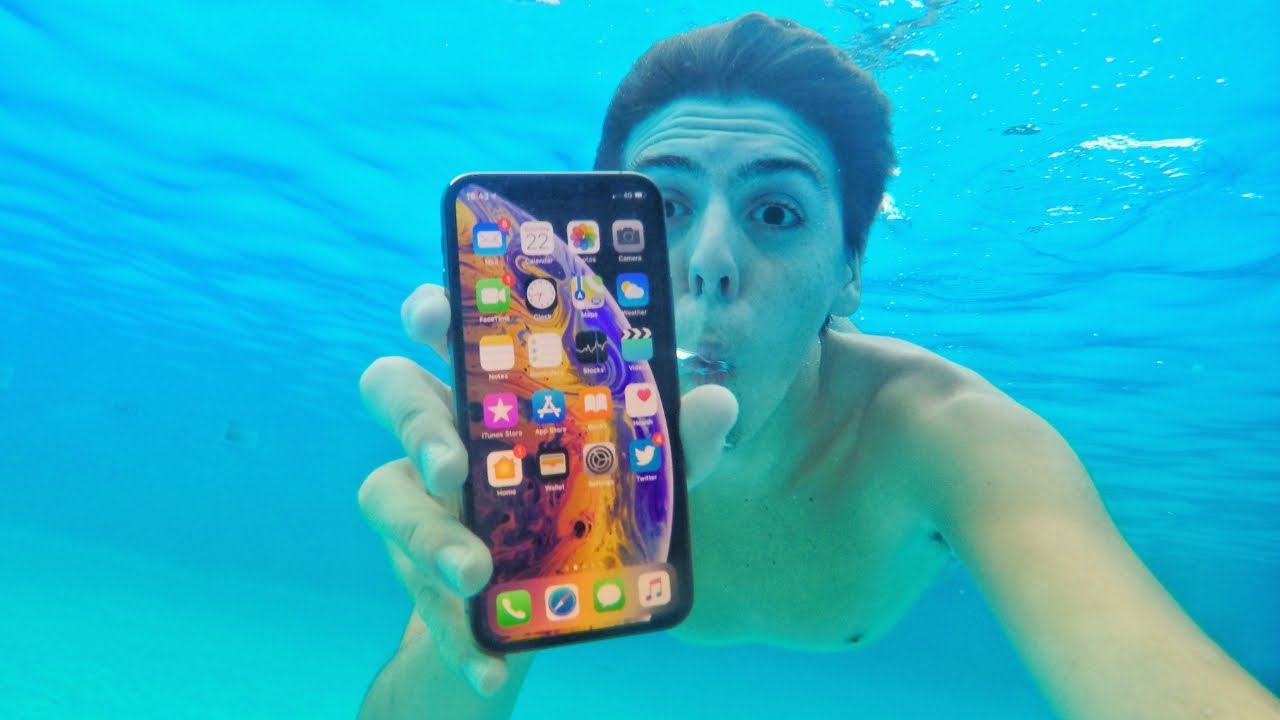 what-can-i-do-when-iphone-10-xs-max-goes-in-water