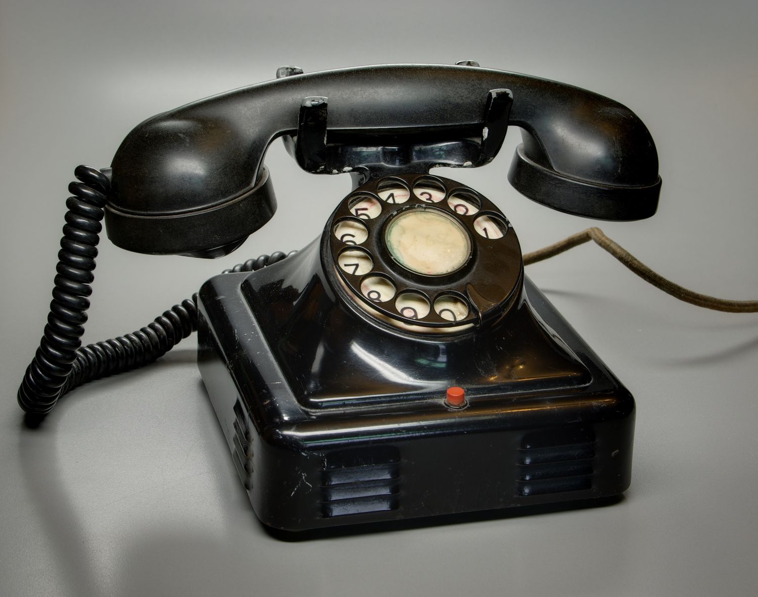 who-had-the-first-telephone-number-ever-made