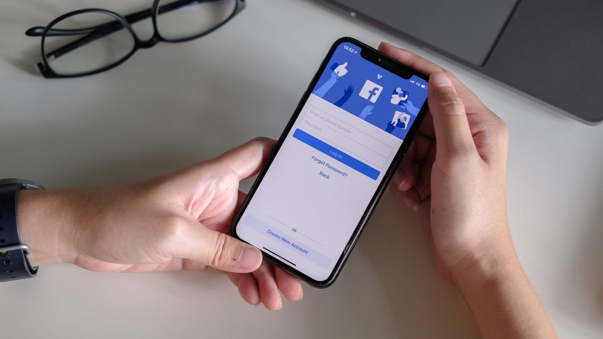 how-to-restrict-friends-on-facebook-mobile